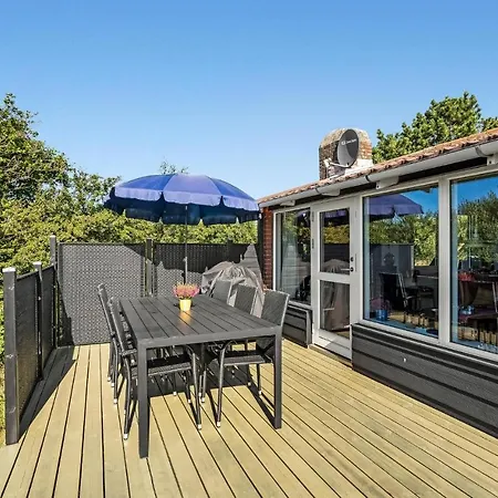 Σπίτι διακοπών 3 Bedroom Lovely In *