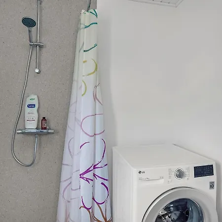 3 Bedroom Lovely In 펜션