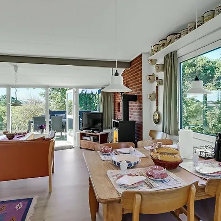 3 Bedroom Lovely In *