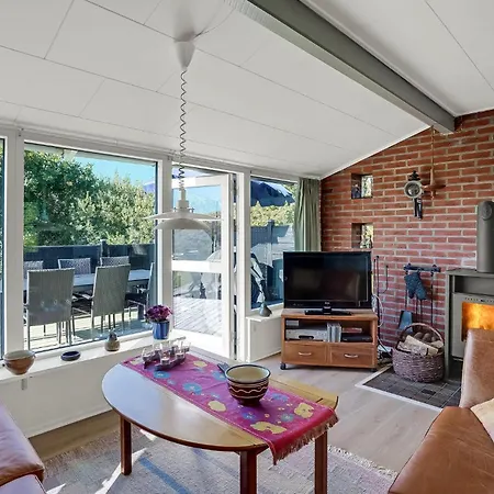 3 Bedroom Lovely In Feriehus *